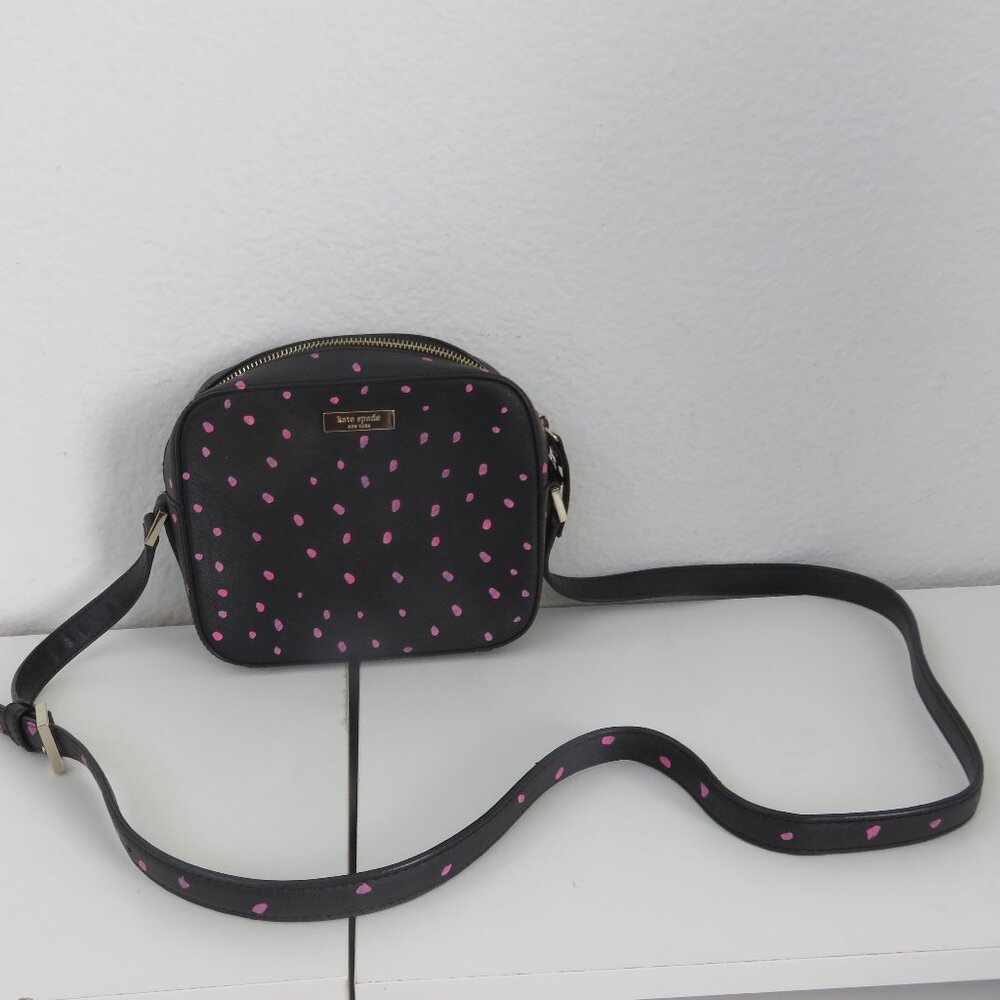 (223) Kate Spade Black Leather Crossbody Bag with Adjustable Strap